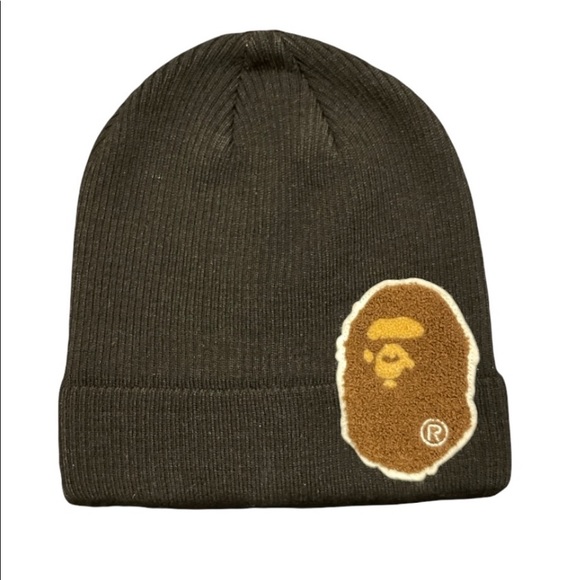 BAPE BEANIE 🌊🥶💦 item has been kept in poly bag
